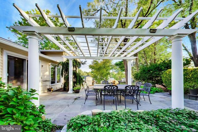5002 ROSLYN RD, Annandale, VA 22003