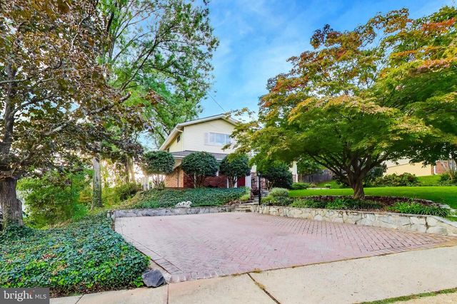 5002 ROSLYN RD, Annandale, VA 22003