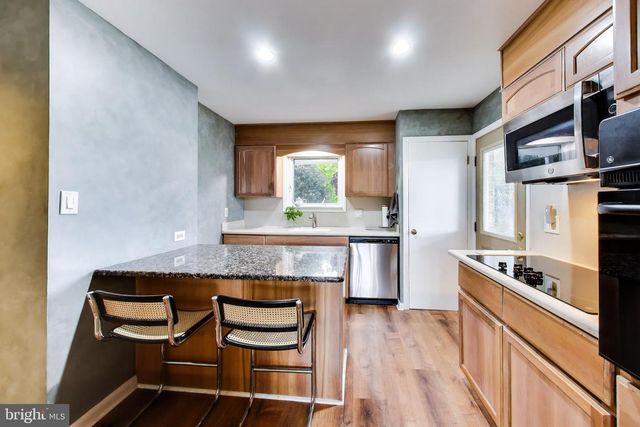 5002 ROSLYN RD, Annandale, VA 22003
