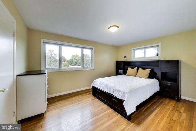 5002 ROSLYN RD, Annandale, VA 22003