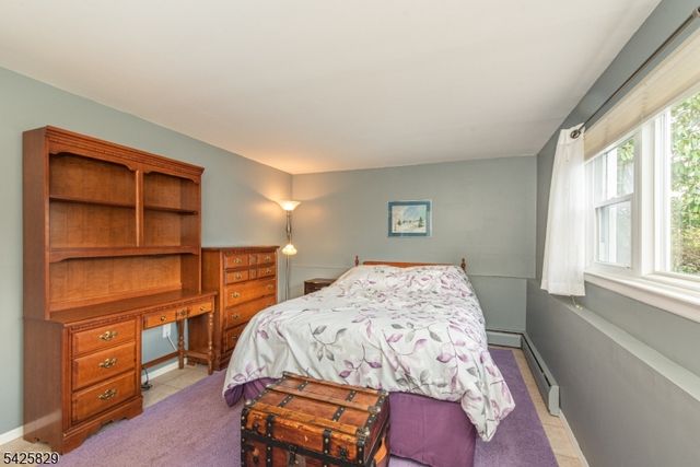 12 Henry St, Roxbury Twp., NJ 07876