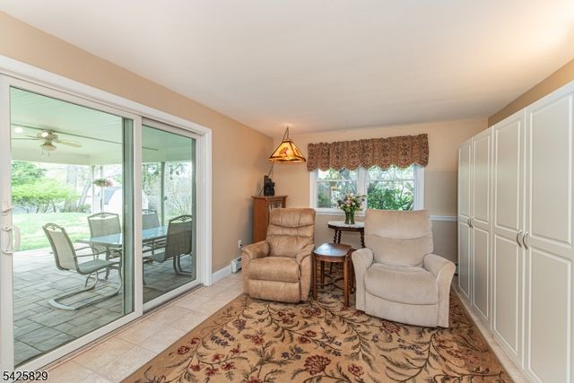 12 Henry St, Roxbury Twp., NJ 07876