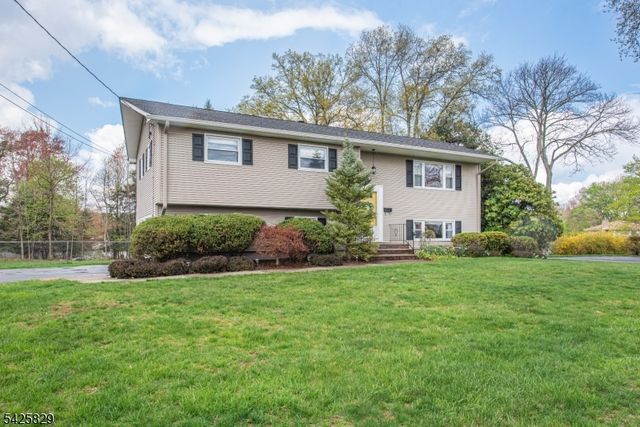 12 Henry St, Roxbury Twp., NJ 07876