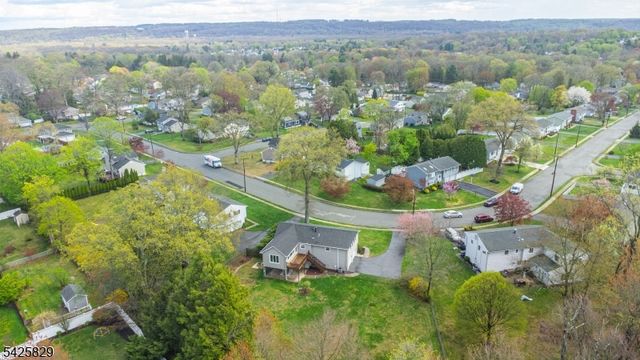 12 Henry St, Roxbury Twp., NJ 07876