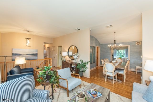 12 Henry St, Roxbury Twp., NJ 07876