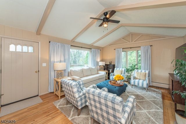 12 Henry St, Roxbury Twp., NJ 07876