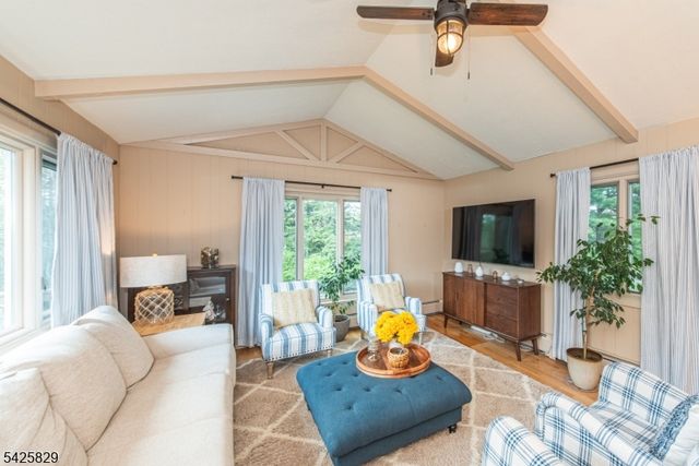 12 Henry St, Roxbury Twp., NJ 07876