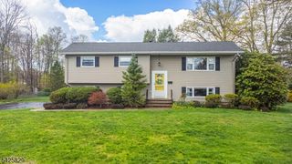 12 Henry St, Roxbury Twp., NJ 07876