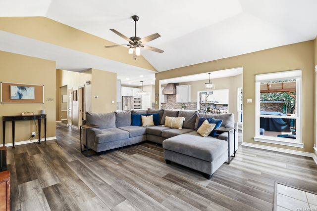 1426 Fawn Hvn, San Antonio, TX 78248