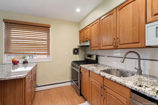 630 Fulton Street T6, Farmingdale, NY 11735