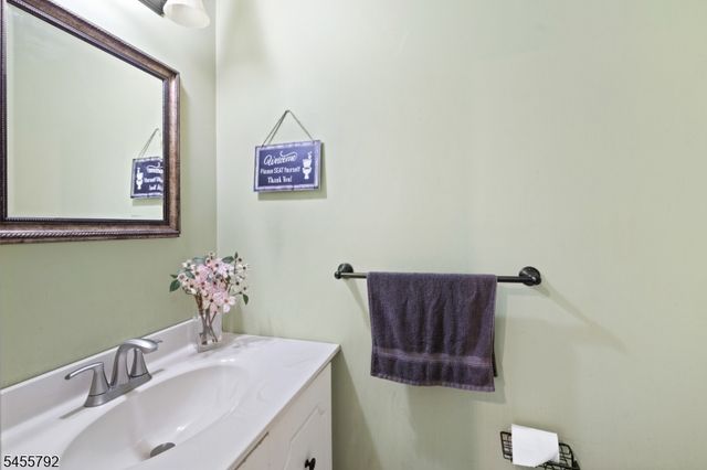403 Bradford Ct, Hillsborough Twp., NJ 08844