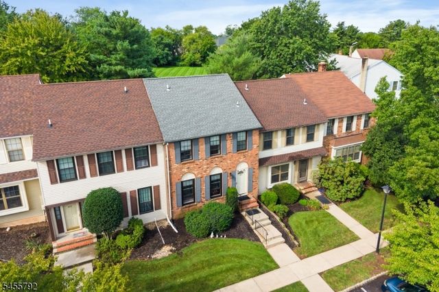 403 Bradford Ct, Hillsborough Twp., NJ 08844