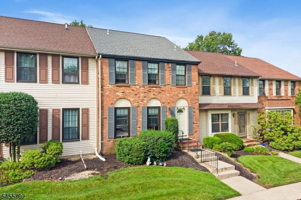 403 Bradford Ct, Hillsborough Twp., NJ 08844 — photo 2