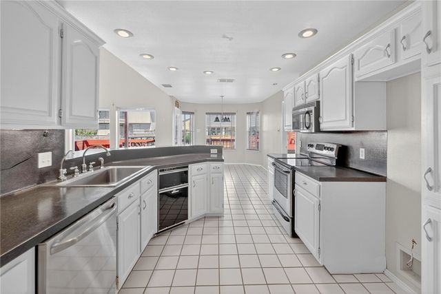 13514 BULLION Ct, Corpus Christi, TX 78418