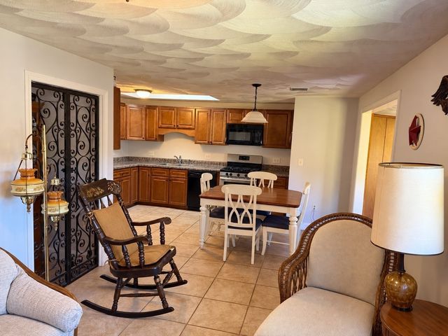 70 Frye Rd, Methuen, MA 01844