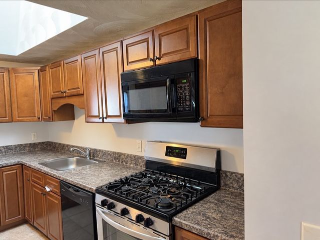 70 Frye Rd, Methuen, MA 01844