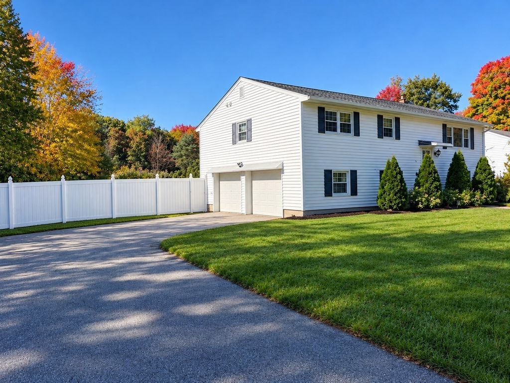 70 Frye Rd, Methuen, MA 01844