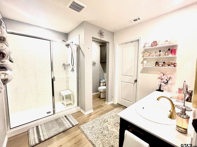 1206 Hidden Valley, Chandler, TX 75758