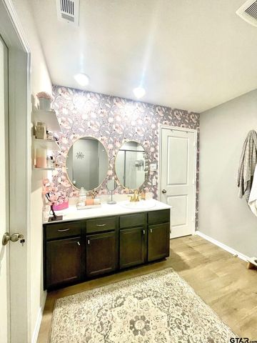 1206 Hidden Valley, Chandler, TX 75758