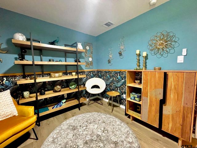 1206 Hidden Valley, Chandler, TX 75758