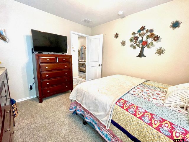 1206 Hidden Valley, Chandler, TX 75758