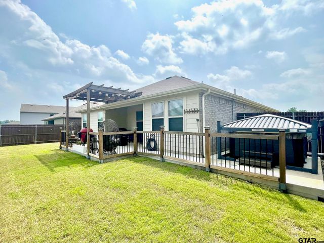 1206 Hidden Valley, Chandler, TX 75758