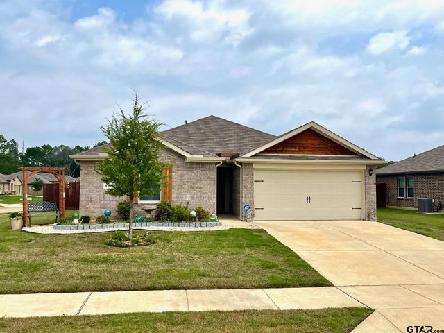 1206 Hidden Valley, Chandler, TX 75758