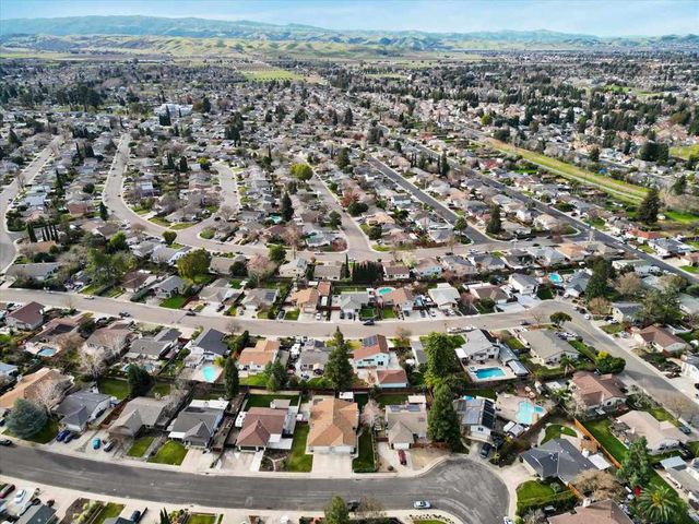 5221 5221 Lenore Ave, Livermore, CA 94550