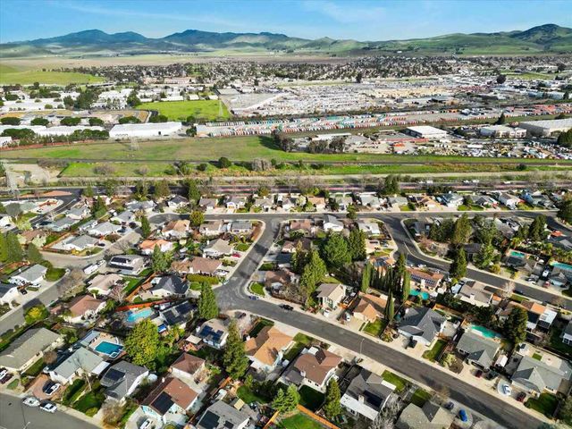 5221 5221 Lenore Ave, Livermore, CA 94550