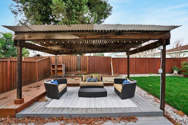 5221 5221 Lenore Ave, Livermore, CA 94550