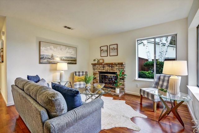 5221 5221 Lenore Ave, Livermore, CA 94550