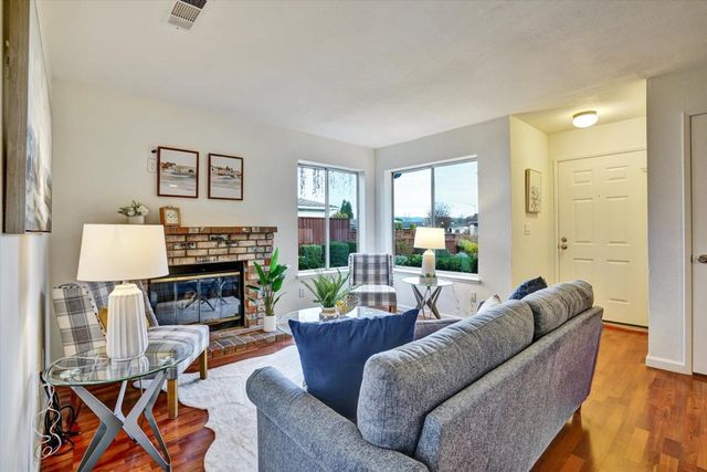 5221 5221 Lenore Ave, Livermore, CA 94550