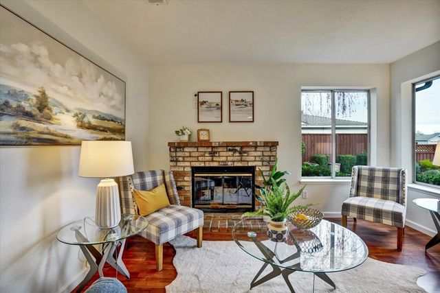 5221 5221 Lenore Ave, Livermore, CA 94550