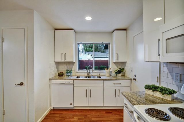 5221 5221 Lenore Ave, Livermore, CA 94550