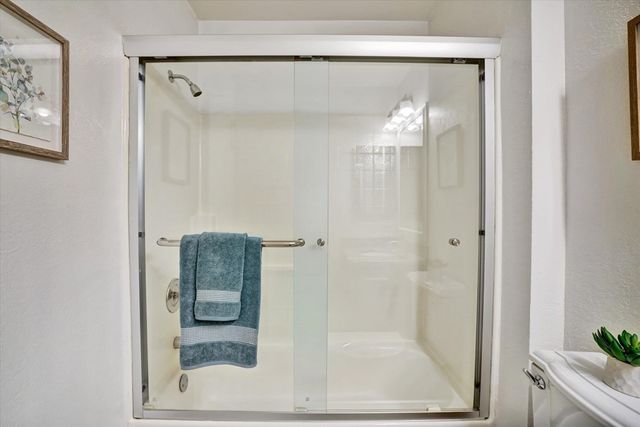 5221 5221 Lenore Ave, Livermore, CA 94550