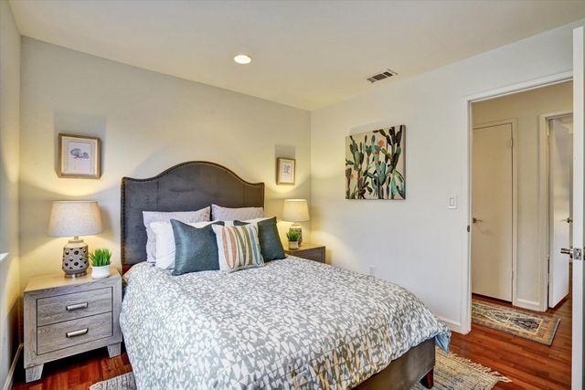 5221 5221 Lenore Ave, Livermore, CA 94550