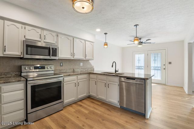 10417 Gisela Ct, Louisville, KY 40118