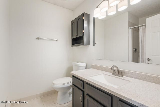 10417 Gisela Ct, Louisville, KY 40118