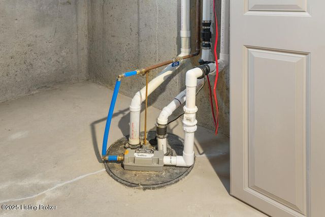 10417 Gisela Ct, Louisville, KY 40118