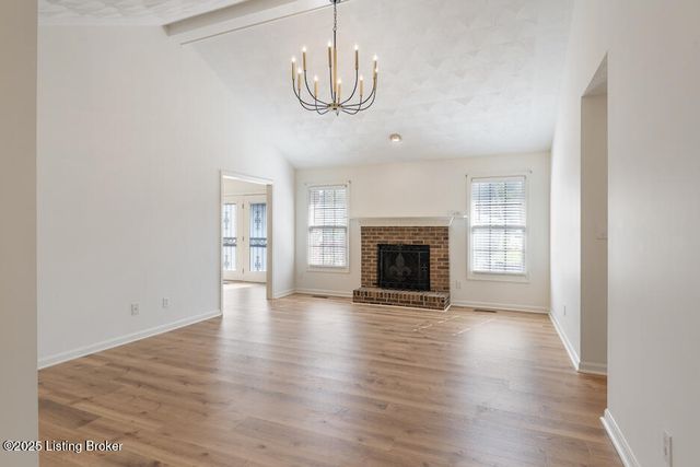 10417 Gisela Ct, Louisville, KY 40118