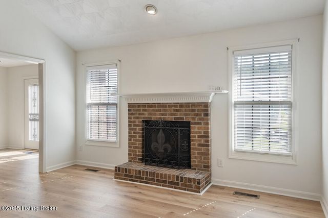 10417 Gisela Ct, Louisville, KY 40118