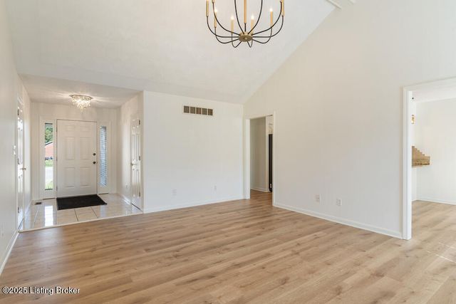 10417 Gisela Ct, Louisville, KY 40118