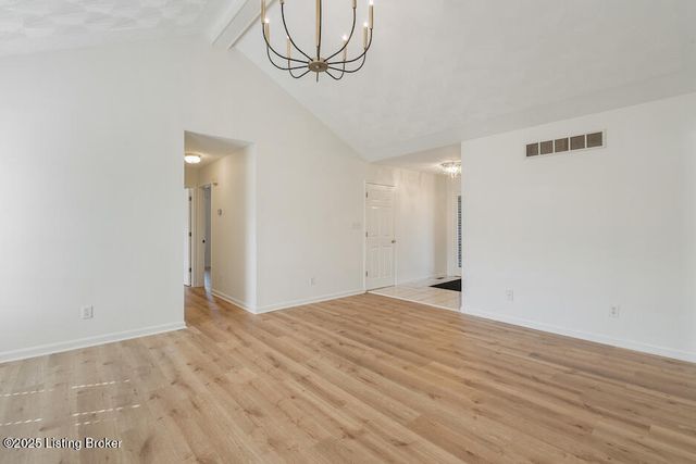 10417 Gisela Ct, Louisville, KY 40118