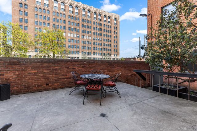 629 W Milwaukee Street 302, Detroit, MI 48202