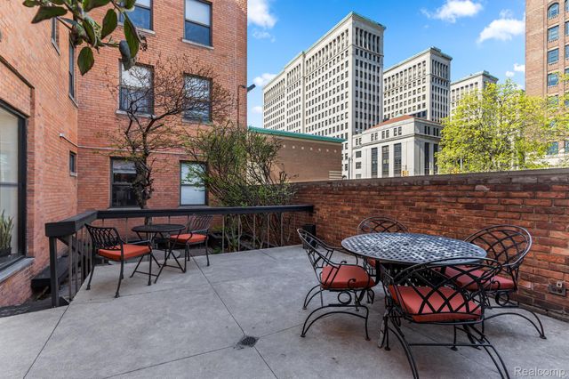 629 W Milwaukee Street 302, Detroit, MI 48202