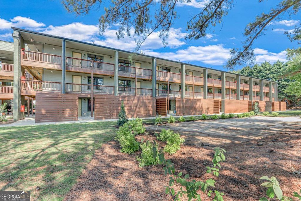 710 Jesse Jewell Parkway SE 216, Gainesville, GA 30501