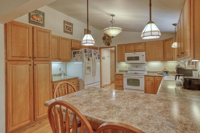 S43W36805 Laak LANE, Dousman, WI 53118