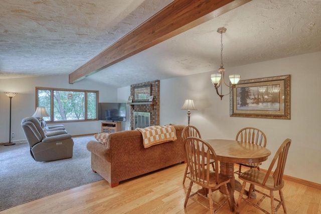 S43W36805 Laak LANE, Dousman, WI 53118
