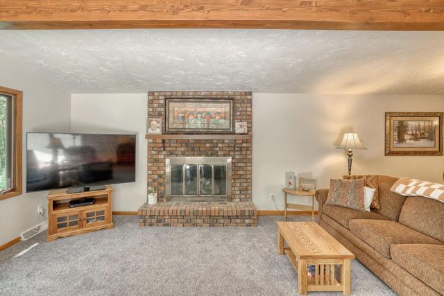 S43W36805 Laak LANE, Dousman, WI 53118