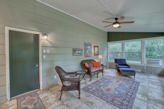 S43W36805 Laak LANE, Dousman, WI 53118